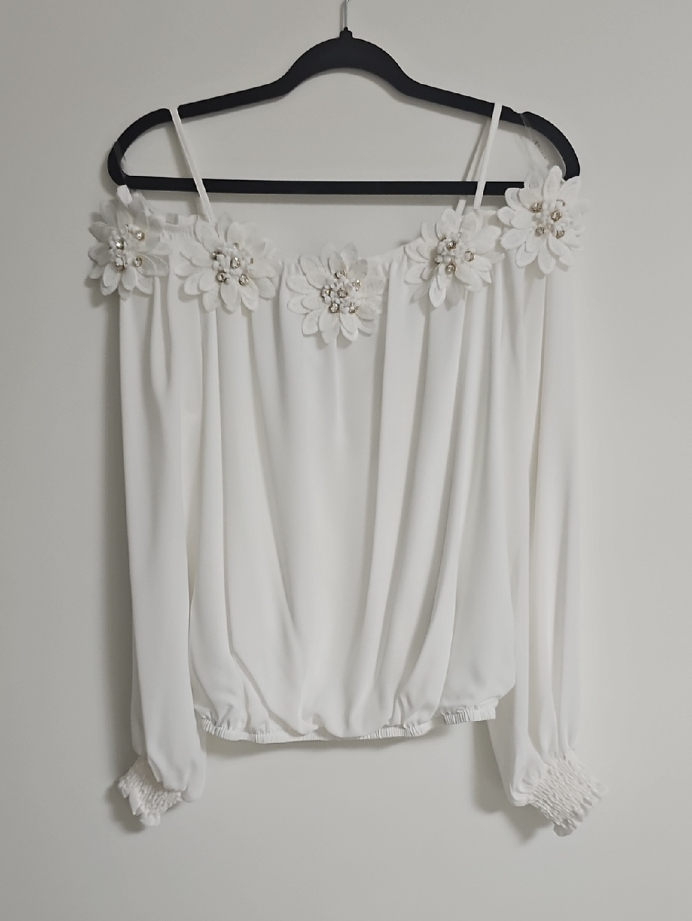 Frank Lyman Design White Floral Off-Shoulder Blouse with Appliqués